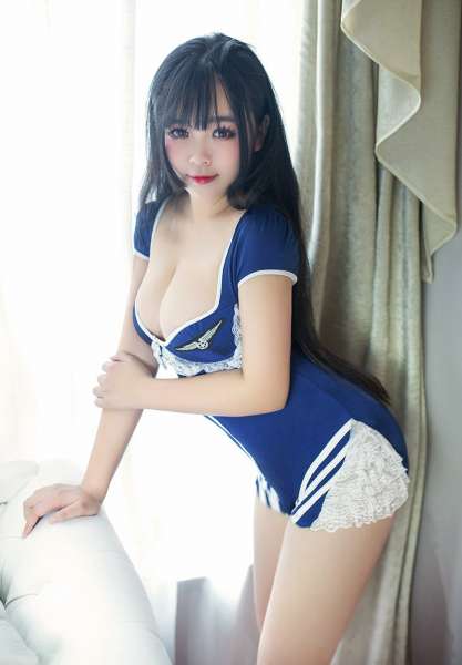 爆胸妹纳砂写真图秀丰满身材惊艳眼球
