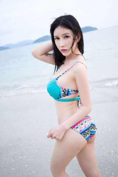 比基尼女神于姬mm沙滩风情写真