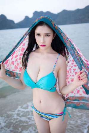 比基尼女神于姬mm沙滩风情写真
