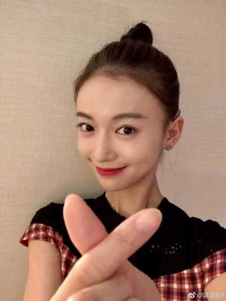 吴谨言演技引争议 于正力挺：可以被黑但请尊重表演