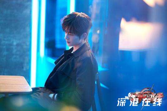 杨洋《全职高手》任战队队长 身世揭露一人分饰两角