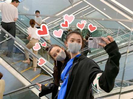 林允为宋祖儿庆生 网友：这样的友谊真的是难得！
