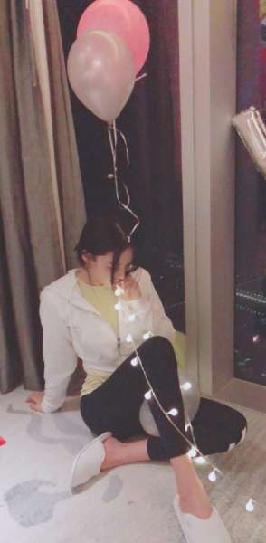 张馨予晒男友视角庆生照 网友：这是公布恋情的节奏？