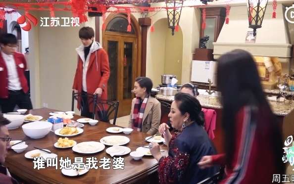 太甜了！向佐喊郭碧婷老婆 生日趴似“结婚典礼”
