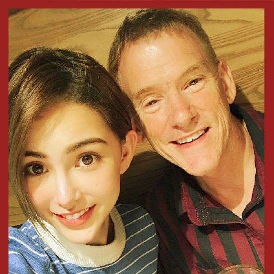 昆凌为爸爸庆生晒父女合照 女婿周杰伦默默点赞祝福