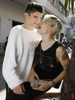 aaaaaa.gif