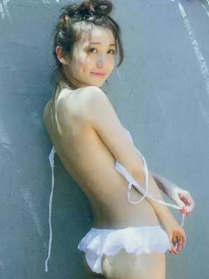 大岛优子性感诱惑写真