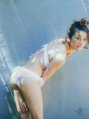 大岛优子性感诱惑写真