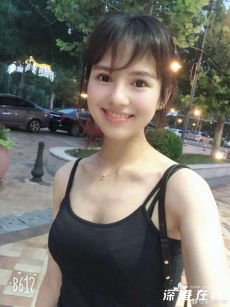 缃戝墽褰撳ス鎭嬬埍鏃跺攼閾憚鏄皝婕旂殑-楣ょ敺涓汉璧勬枡浣滃搧浠嬬粛