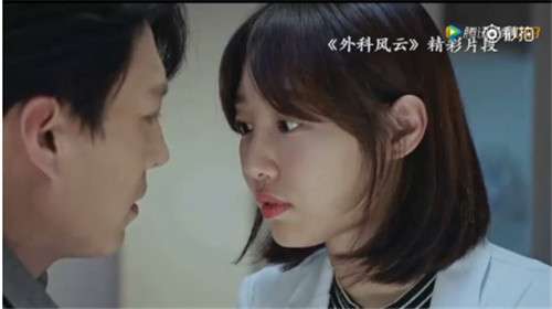 《外科风云》白百何强吻了靳东三次，靳东说再也不想拍吻戏了