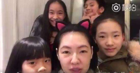 来自戏精母亲的日常教育！小S举行欠揍比赛 俩女儿群魔乱舞放飞自我