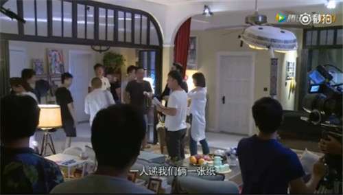 《外科风云》白百何强吻了靳东三次，靳东说再也不想拍吻戏了