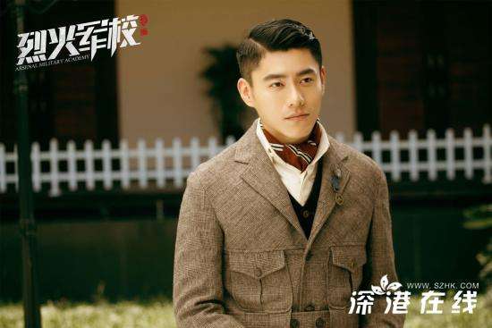 李程彬主演《烈火军校》实力圈粉 戏里戏外反差萌