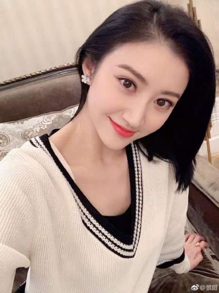 景甜回应被男粉丝摸手：谢谢大家的关心和保护
