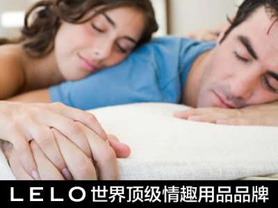 唇舌挑逗，让猛男也忍不住被吸引