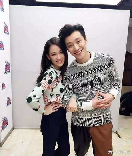 陈乔恩朱桢探望乔任梁父母 为乔妈妈画口红超暖
