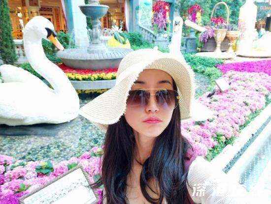 韩雪晒暑期旅行自拍 网友认证：旅行时尚博主