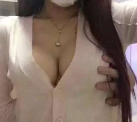 男人经常摸胸部竟能丰胸