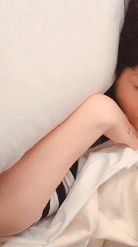 江宏杰偷拍福原爱睡颜 网友调侃：你不要命啦