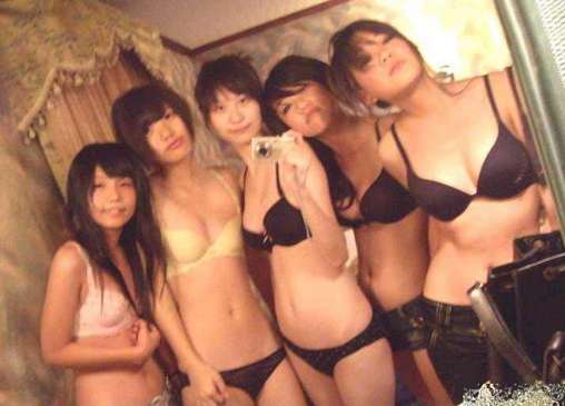  夜夜群P难道性爱会不和谐吗