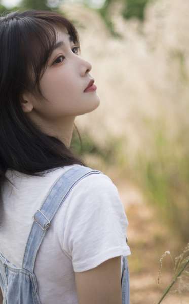 平胸女研究生