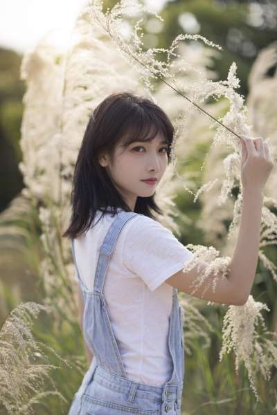 平胸女研究生
