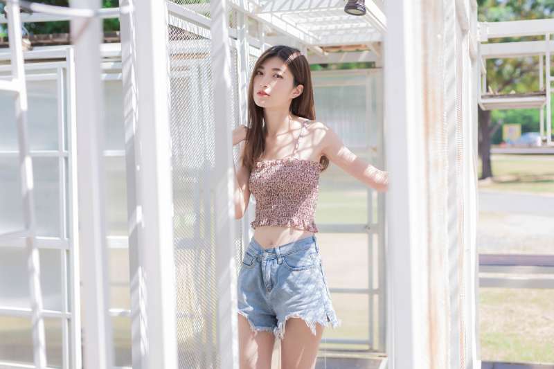 平胸女研究生