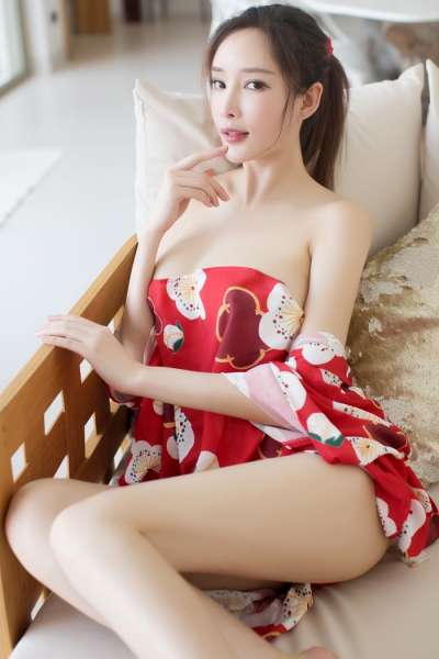 宅男女神周妍希罗裘薄纱半遮爆乳完美娇躯勾死人
