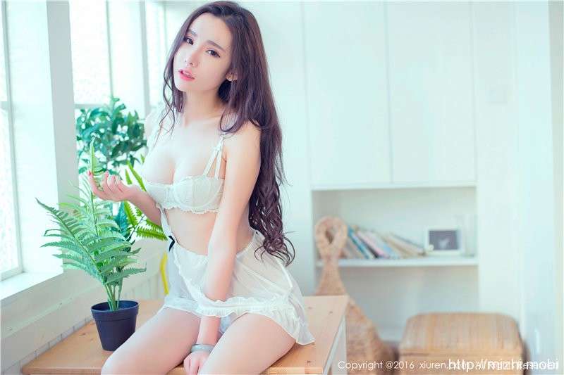 美女萌琪琪Irene性感美乳