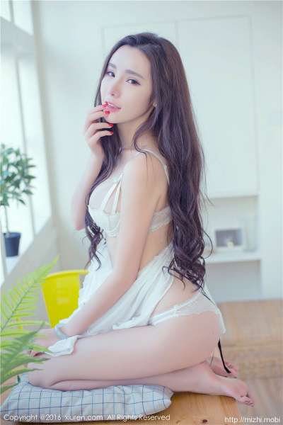 美女萌琪琪Irene性感美乳