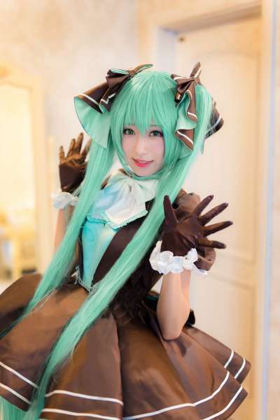 清纯妹子初音未来~丝袜秀美腿