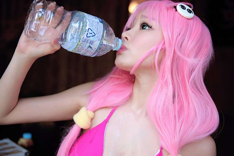 童颜巨乳柳侑绮~写真大秀巨乳