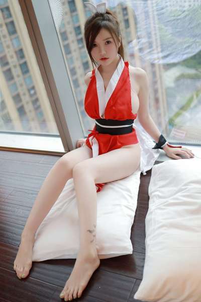 爆乳小妹糯美子不知火舞诱惑