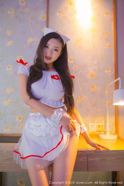 标致美女宋-KiKi激情诱惑护士制服身材苗条
