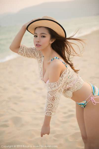 清纯美女刘娅希三亚旅拍写真图片
