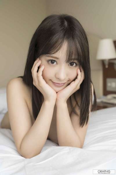 小島みなみ、桃乃木かな整整齐齐的样子像极了双胞胎