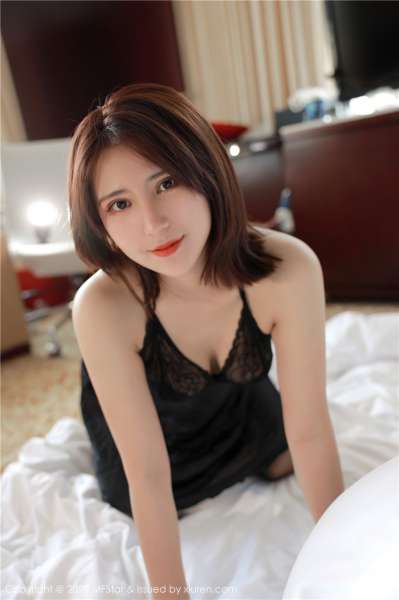 放浪少女情趣内衣尽显玲珑娇躯