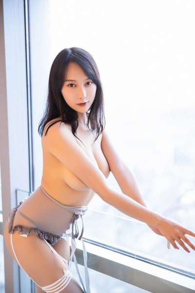 冷魅极品窈窕女神透视吊带丝袜极致调情