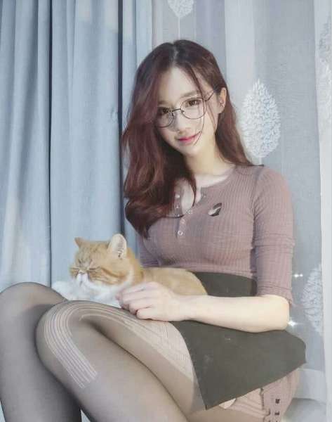 腿控+萝莉