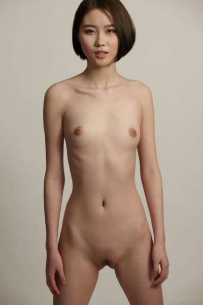 短发美女