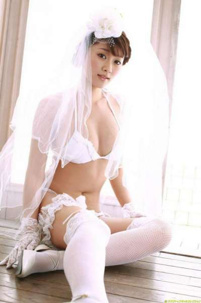 婚纱配情趣丝袜你见过吗