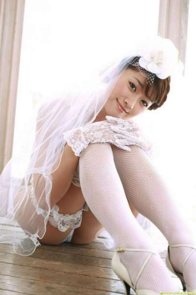 婚纱配情趣丝袜你见过吗