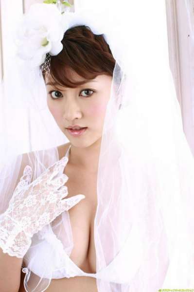 婚纱配情趣丝袜你见过吗