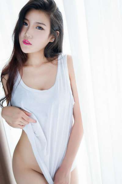 极品美臀嫩模