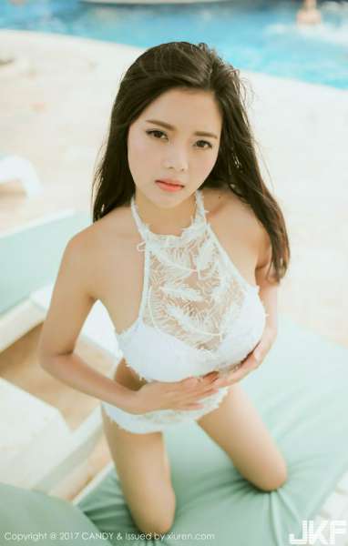 嫩模林美惠子Mieko巴厘岛旅拍泳池边性感比基尼完美写真