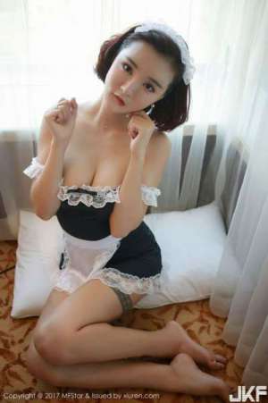 人气女神佳佳JiaJia俏皮女仆透视旗袍