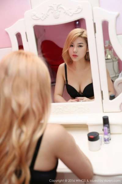 Yoga啵娜性感写真