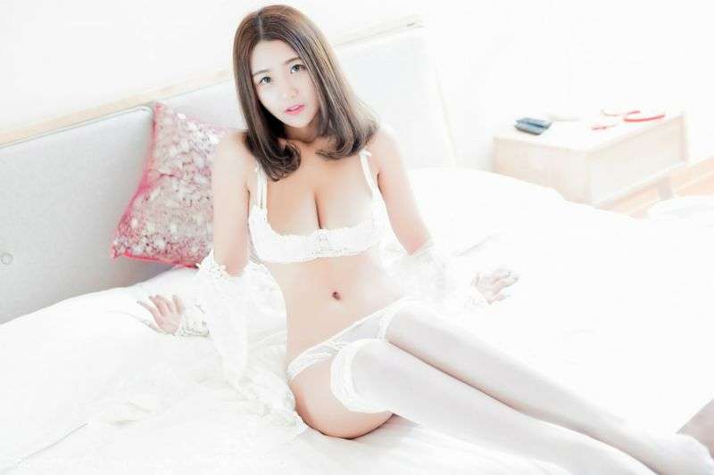 七月Julie性感写真