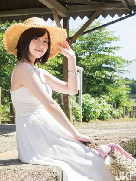 えっちなお姉さんのちょっとえっちなグラビア画像