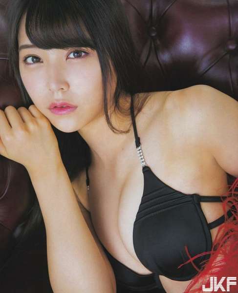えっちなお姉さんのちょっとえっちなグラビア画像